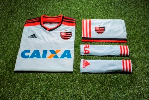 Camisetas_de_futbol_del_Flamengo_para_la_temporada_2014_2015_02
